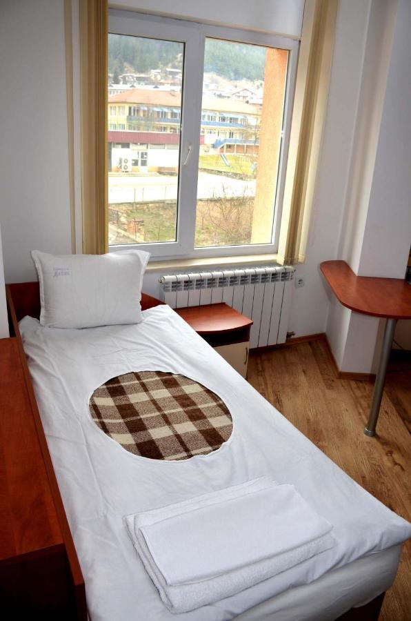 Family Hotel Daisy Borino Экстерьер фото