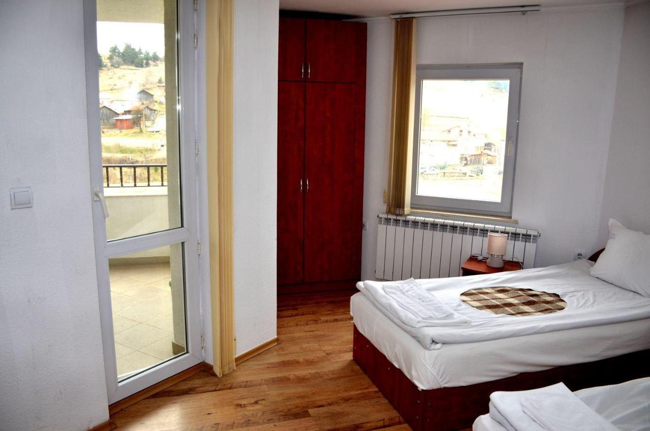 Family Hotel Daisy Borino Экстерьер фото