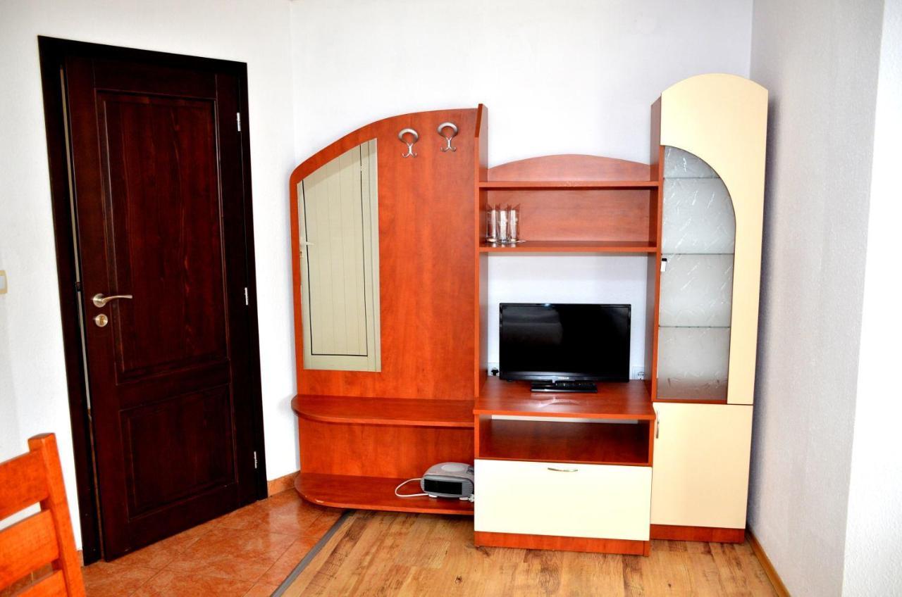 Family Hotel Daisy Borino Экстерьер фото