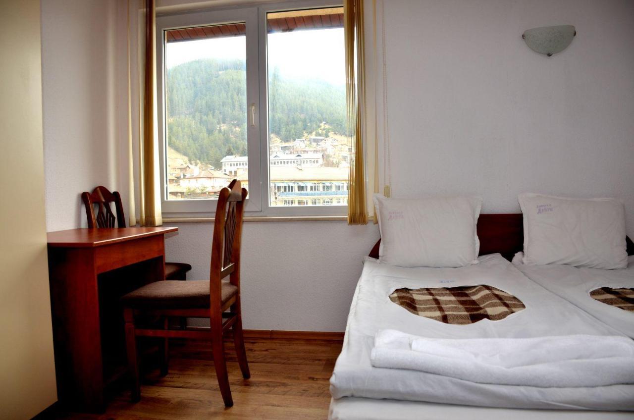 Family Hotel Daisy Borino Экстерьер фото