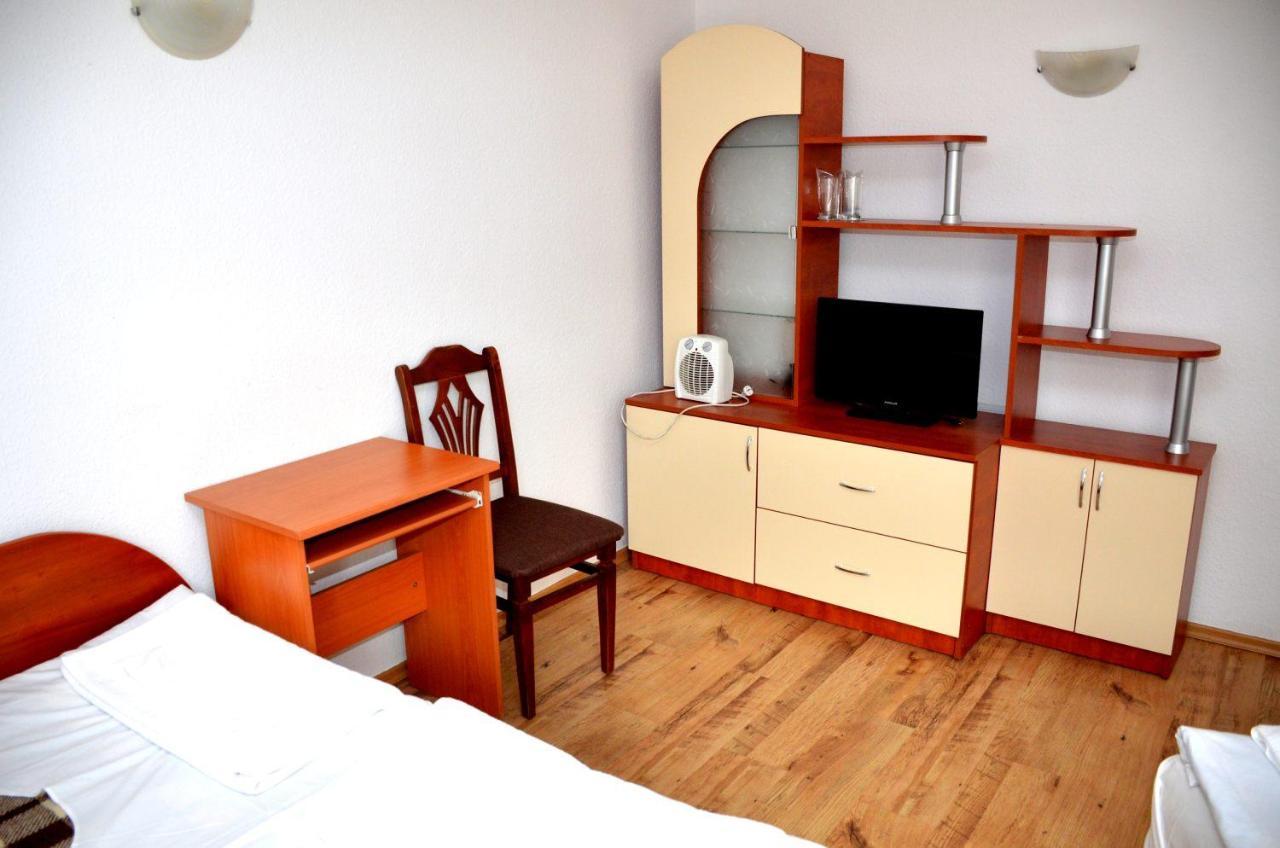 Family Hotel Daisy Borino Экстерьер фото