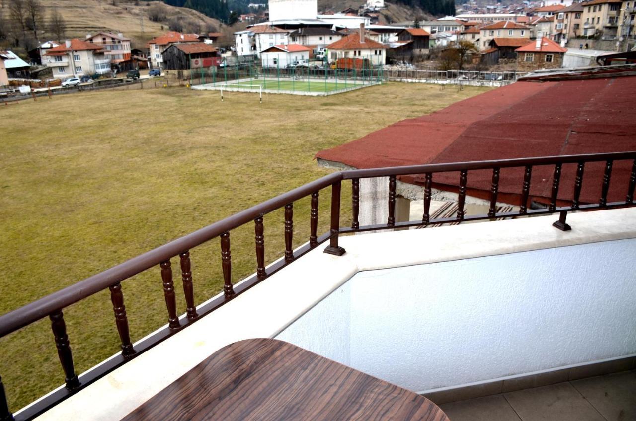 Family Hotel Daisy Borino Экстерьер фото