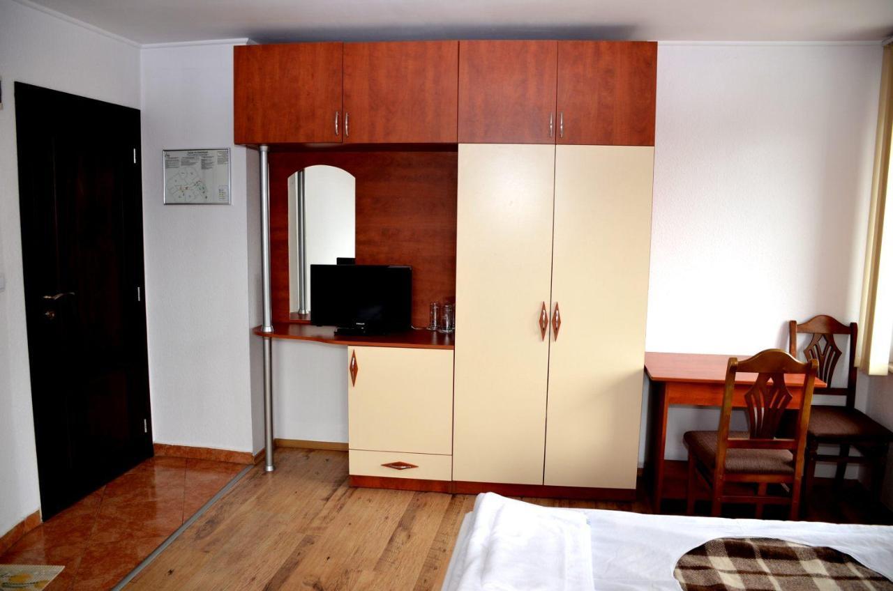 Family Hotel Daisy Borino Экстерьер фото