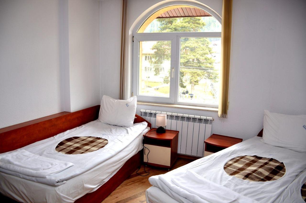 Family Hotel Daisy Borino Экстерьер фото