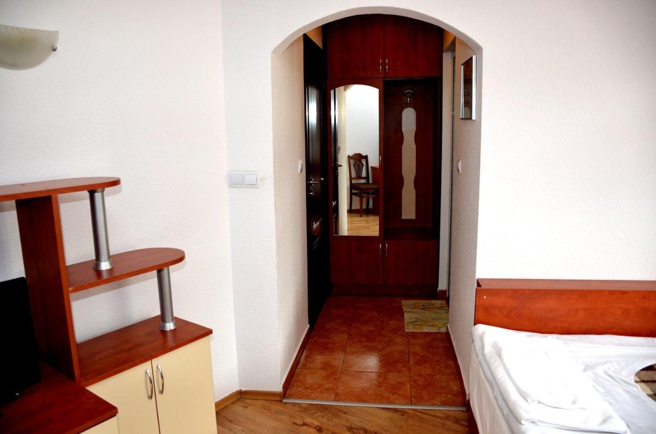Family Hotel Daisy Borino Экстерьер фото