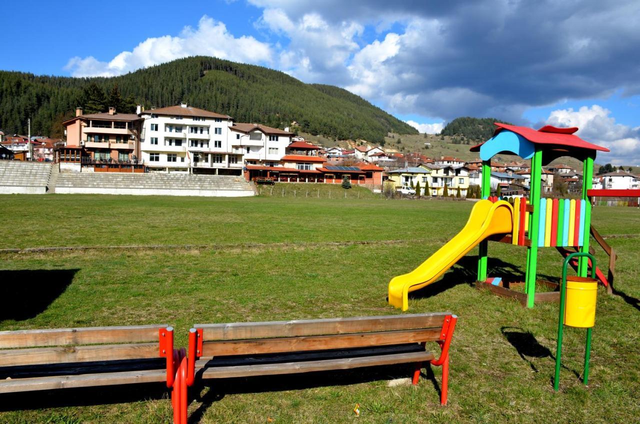 Family Hotel Daisy Borino Экстерьер фото