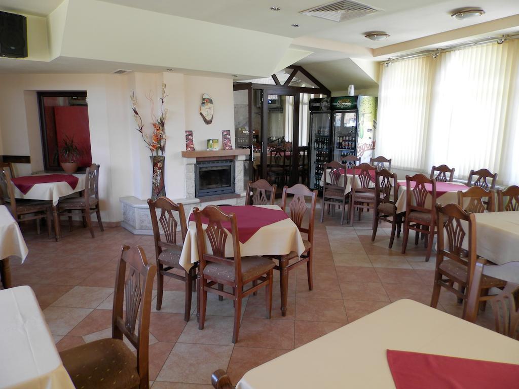 Family Hotel Daisy Borino Экстерьер фото